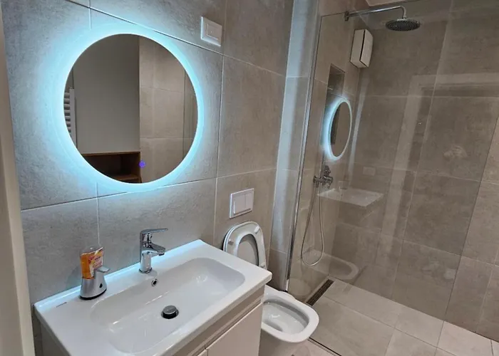 Luxury Square 21, Seven Heavens * Tirana