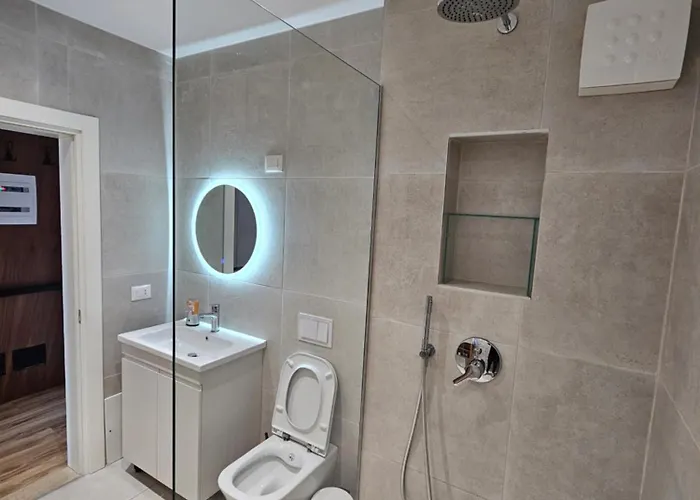 Luxury Square 21, Seven Heavens Apartamento Tirana