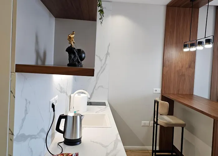 Luxury Square 21, Seven Heavens Apartamento Tirana